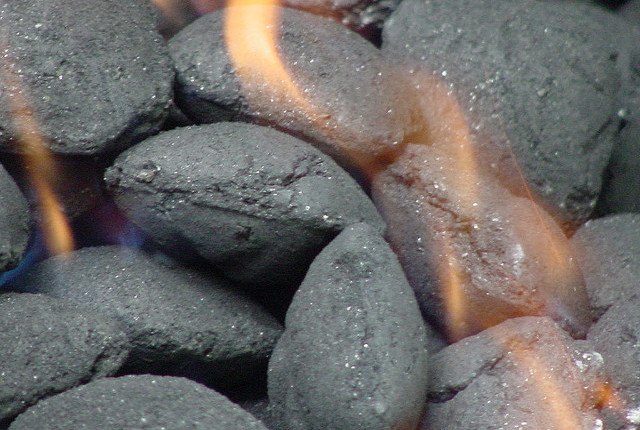 Start coals with egg crate