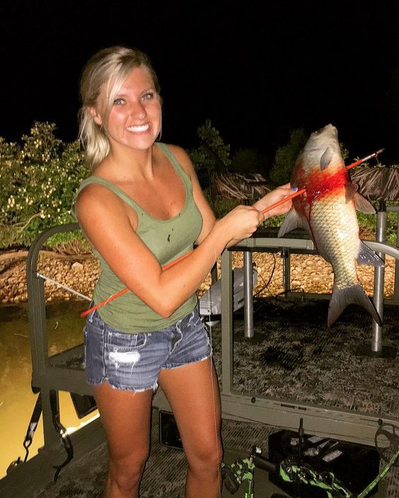 Hottest Women of Bowfishing